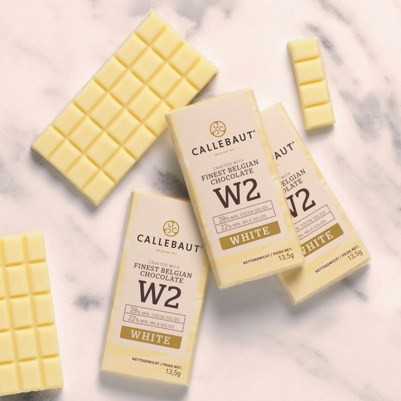 Комплект от 75 броя бял шоколад W2 Napolitains 13,5 гр / бр Callebaut