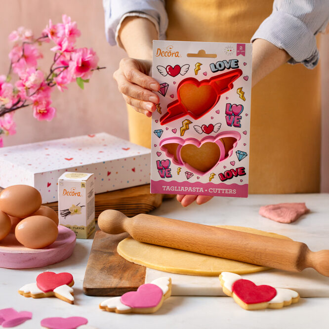 Пластмасови резци Сърце с крила комплект 2 бр 0255063 Decora