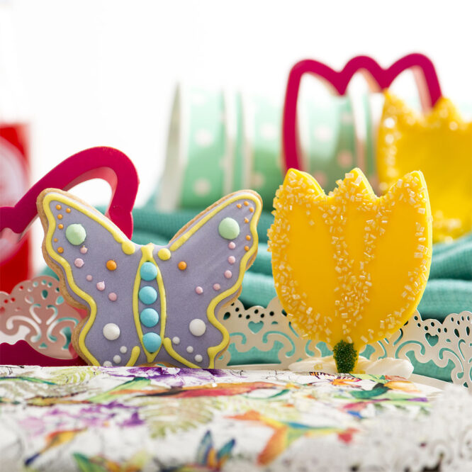 Plastic cutters BUTTERFLIES AND FLOWERS 2 pcs / set 0255075 DER